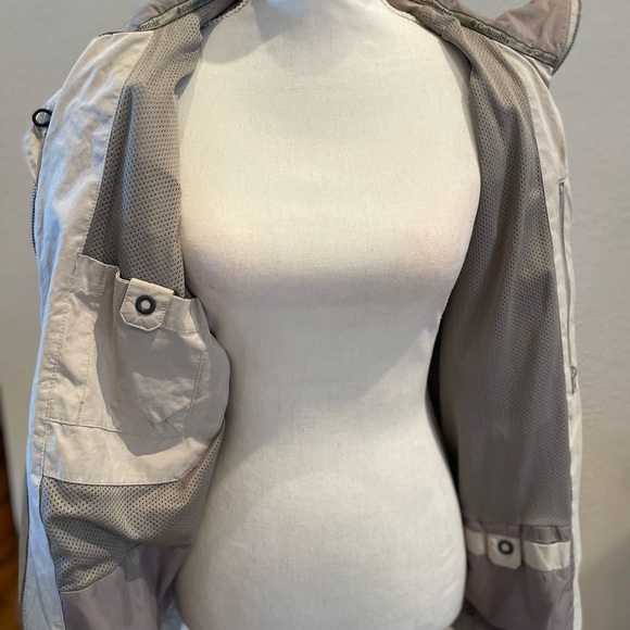 Men’s Columbia Jacket with Zip Closure and High Collar - Picture 5 of 6